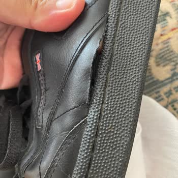 Reebok Mağazasından Aldığım Ayakkabı Defolu Çıktı Ve Mağaza Kapanmış!