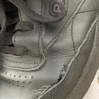 Reebok Mağazasından Aldığım Ayakkabı Defolu Çıktı Ve Mağaza Kapanmış!