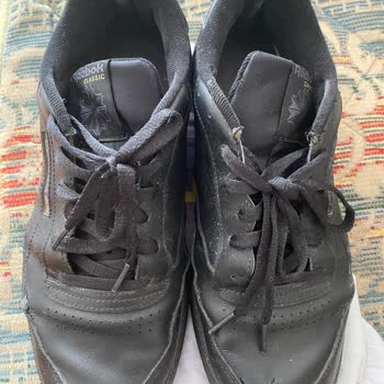 Reebok Mağazasından Aldığım Ayakkabı Defolu Çıktı Ve Mağaza Kapanmış!