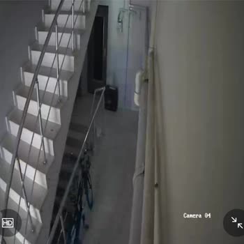 PTT Kargo Adrese Teslim Edilmeyen Apt İçine Atılıp Gidilen Kargo