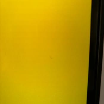 Samsung Panel Değişiminde Kalan Yabancı Cisim Kalmış