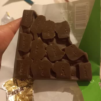 Ülker Çikolata Yarı Yenmiş