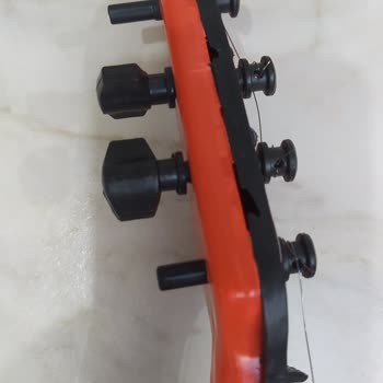 Tedi Discount Tekstil Mağazacılık Kalitesiz Oyuncak Gitarı İade Edemedim!