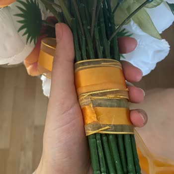 Gelincicegi_flora (Instagram) Hayal Kırıklığı: Yanlış Buket Ve İlgisiz Satıcı