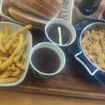 Köfteci Yusuf Pahalı Az Porsiyon Yiyecekler