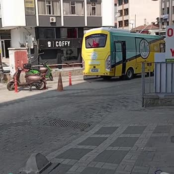 Üsküdar Merkezde Şehrin Göbeğindeki İBB Deposunun Kaldırılması!
