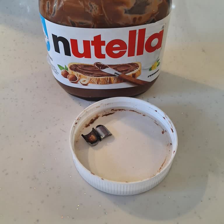 Nutella Çikolatadan Çıkan Plastik Obje