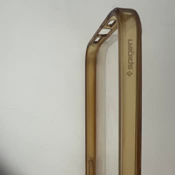 Spigen 13 Pro Max Kılıfının Kalitesi Hayal Kırıklığı Yarattı