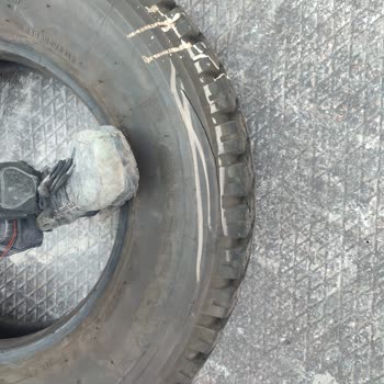 Sıfır 3 Aylık Kış Lastiği Lassa Çatlamalar Meydana Geldi