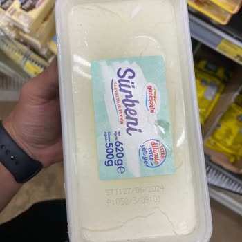 Hakmar'da Tarihi Geçmiş Ürünlerin En Önde Satılması İsmine Yakışmadı.