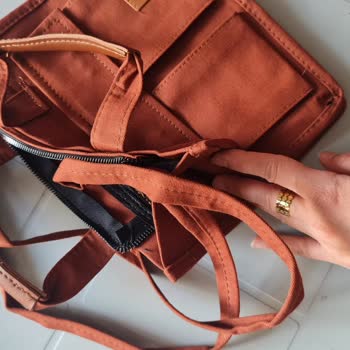 Saralcollectionn (Instagram) Yanıltarak Yanlış Çanta Gönderiyor