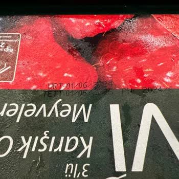 Migros Lavi 3'lü Karışık Orman Meyveleri Aldık, 1 Adet Ahududu Yok