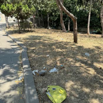 Üsküdar Belediyesine Sokak Temizliği Yaptıramıyoruz