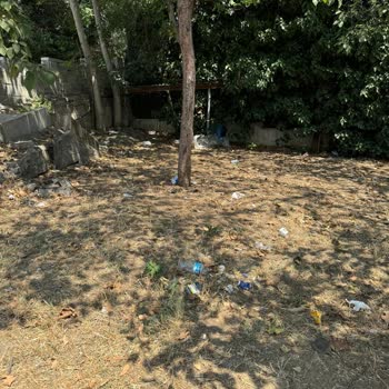 Üsküdar Belediyesine Sokak Temizliği Yaptıramıyoruz