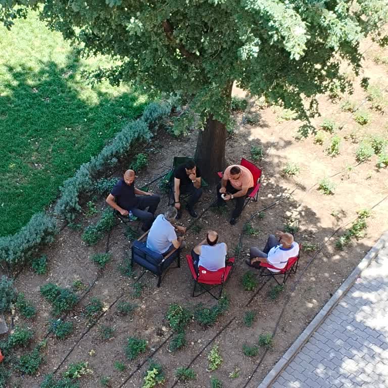 Selçuklu Belediyesi (Konya) Park Altı Kafede Uygunsuz Davranışlar