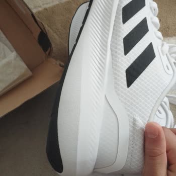 Spor Orijinal Adidas Giyilmiş Ayakkabı Sorunu