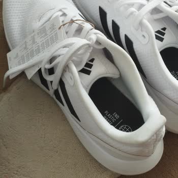 Spor Orijinal Adidas Giyilmiş Ayakkabı Sorunu