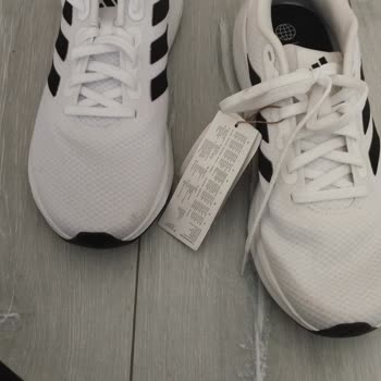 Spor Orijinal Adidas Giyilmiş Ayakkabı Sorunu