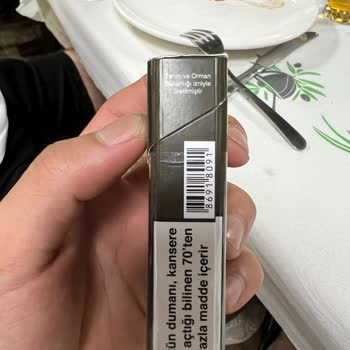 Parliament Night Blue Paketinden Çıkan Sigara