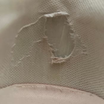 Occasion 15 Gün İçinde Parçalanan Converse Ayakkabılar: Kalite Sorunu Ve Müşteri Hizmetleri Eksikliği