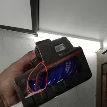 Dyson V12 Slim Kalitesiz Malzeme Kullanımı