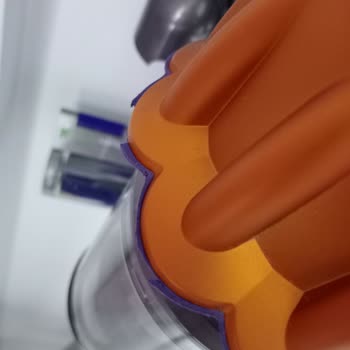 Dyson V12 Slim Kalitesiz Malzeme Kullanımı