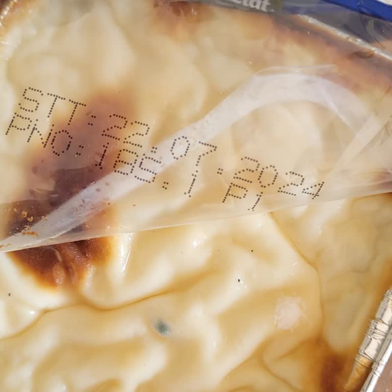 Şok Marketler Lezztat Küflü Sütlaç