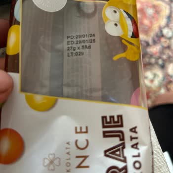 A101 Ve Sattığı Boş Çikolata Kabı