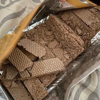 Torku Portakallı Çikolatalı Gofret Tuzla Buz Olmuş Yenmeyecek Halde