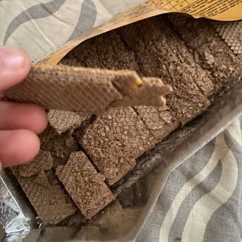 Torku Portakallı Çikolatalı Gofret Tuzla Buz Olmuş Yenmeyecek Halde