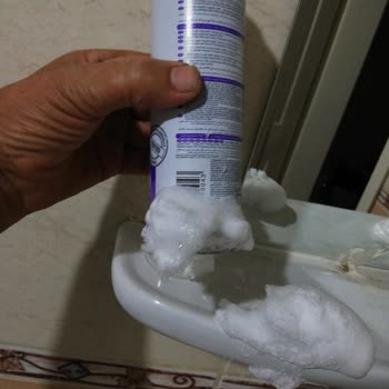 Arko Patlayan Tıraş Köpüğü Yapmış