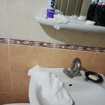 Arko Patlayan Tıraş Köpüğü Yapmış