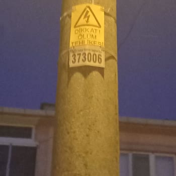 TREPAŞ Sokak Aydınlatması Çok Kotu Takılmış