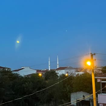 TREPAŞ Sokak Aydınlatması Çok Kotu Takılmış