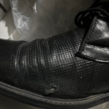 DS Damat Mağazalarından Ayakkabı Alırken Düşünmeniz Gerekiyor