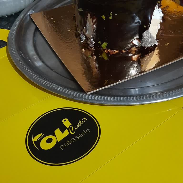 Oli Market Ekşimiş Doğum Günü Pastasını Sattı Bize