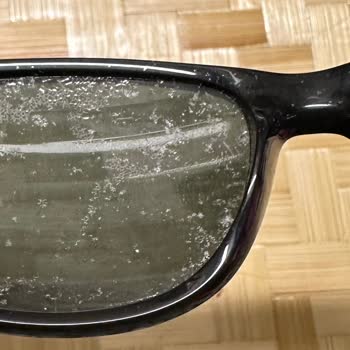 Rayban Gözlük Cam Kaplaması Söküldü