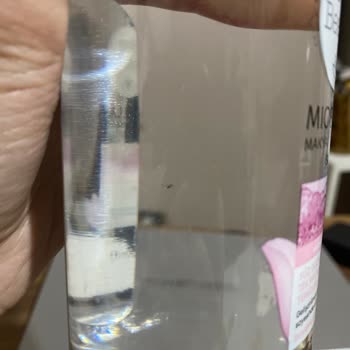 Bee Beauty Makyaj Temizleme Suyu Böcek Çıktı