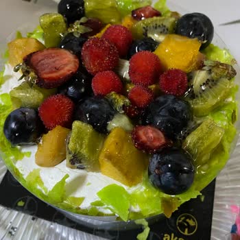 Akasya Pastanesi Yanlış Ve Çürük Meyveli Pasta Satılması