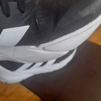 Adidas Ayakkabı Deforme Oldu