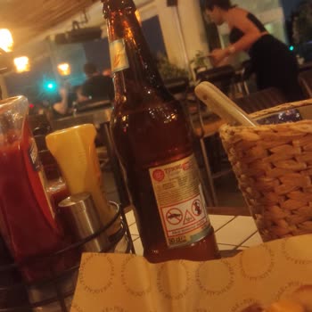 Pub Locale Umursamaz Ve Sert Tavırlar