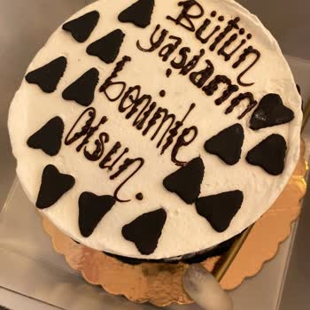 Yunus Emre Unlu Mamülleri Fırının Beklenenin Altında Kalan Pasta Hizmeti