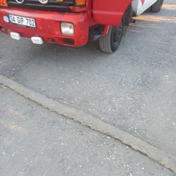 Silivri Belediyesi Yola Serilmiş Rastgele Gemi Halatları Şikayeti
