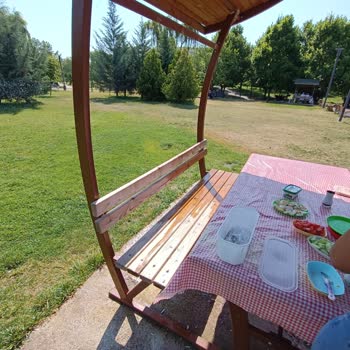 ABB - Ankara Büyükşehir Belediyesi Parkta Piknik Yaparken Çim Sulamalar Çalıştı Ve Her Şey Harap Oldu