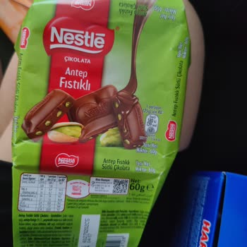Nestle Fıstıklı Bozuk Çikolata