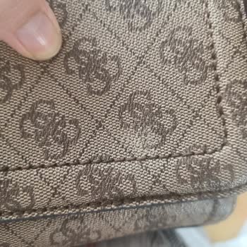 Guess Çanta Sorunu Soyulma Ve Renk Atma