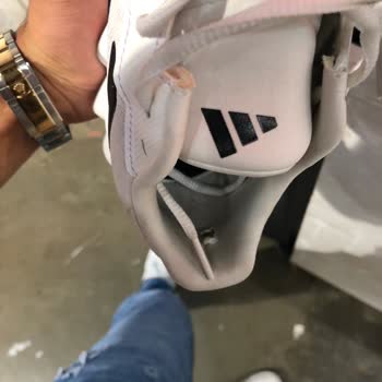 FLO Ayakkabı Adidas Ayakkabıda Fabrika Hatası Ve İade Sorunu