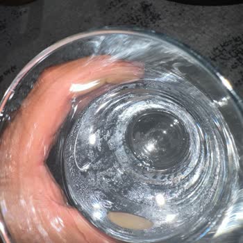 Hayat Su Pis Su Satıyor
