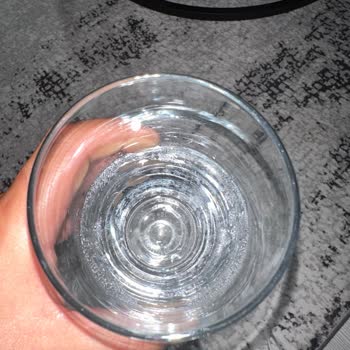 Hayat Su Pis Su Satıyor