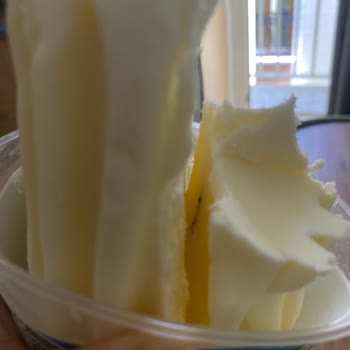 Sütaş Tereyağından Çıkan Siyah Derin Leke